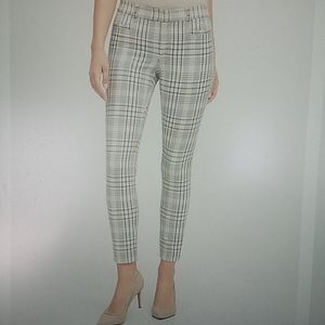 Petite Mid-Rise Skinny Pant